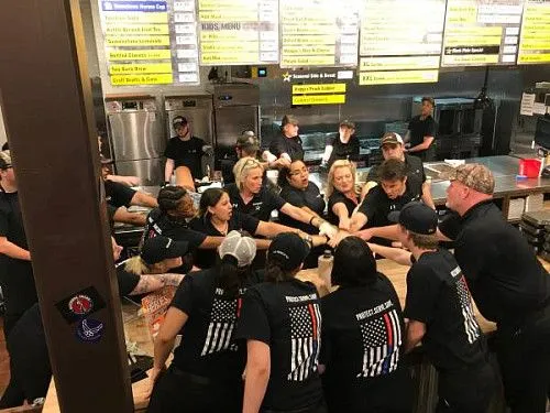 MISSION BBQ набирает сотрудников на все должности.