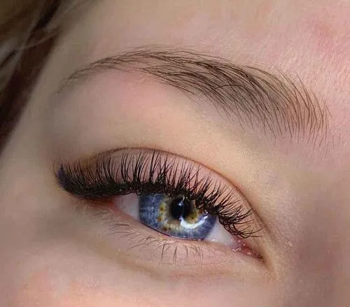 Kate, Eyelash extension