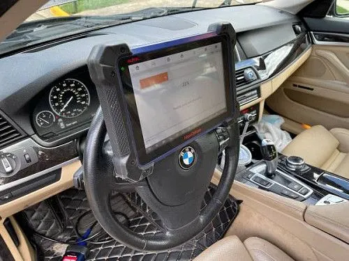 Специалист по автомобилям BMW, Mercedes Benz, Audi, Mini, Porsche, Maserati. Телефон: 703-474-8008