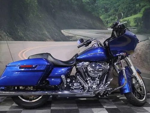 Harley-Davidson Touring FLTRXS - Road Glide Special V Twin 2016 года выпуска.