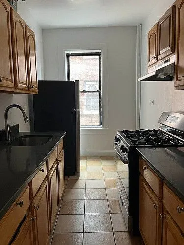 3025 Godwin Ter, APT 3E, Bronx, NY 10463