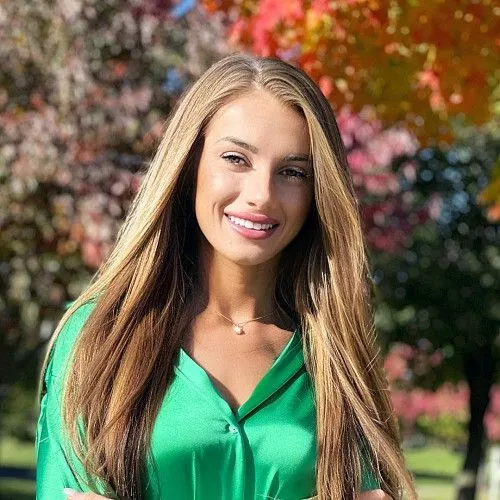 Mariya Artemyshyn | Komar Real Estate