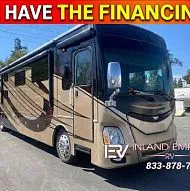 Автодом Fleetwood Discovery 40G 2015 года выпуска – дизельный, класс А, с двухъярусными кроватями – небольшой пробег.