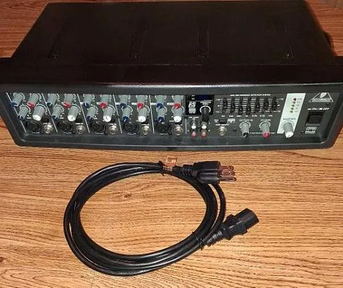 Активный микшер Behringer PMP518M