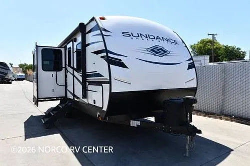 Отличный туристический прицеп Sundance Ultra Lite 222RB 2022 года выпуска, комплектация для расширенного сезона.