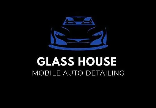 Мобильная химчистка салона Glass House: 80 долларов за работу и уборку.