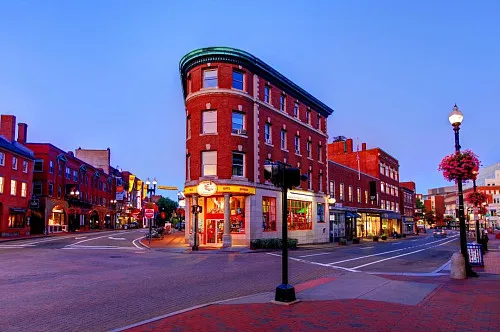 Гарвардская площадь (Harvard Square)