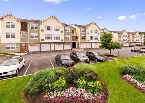 Насладитесь невероятными видами в The Glen at Lafayette Hill! 1 спальня, 1 ванная комната, 732 кв. фута.