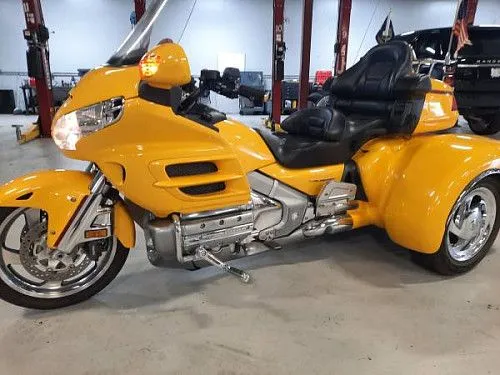 Трайк HONDA GOLDWING. V6, 1800 куб. см, задний ход, круиз-контроль. В отличном состоянии. Предпродажа.