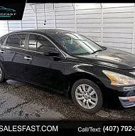 Nissan Altima 2.5 S 4DR СЕДАН 2013 года выпуска.