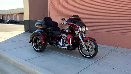 2022 HARLEY-DAVIDSON CVO TRI GLIDE