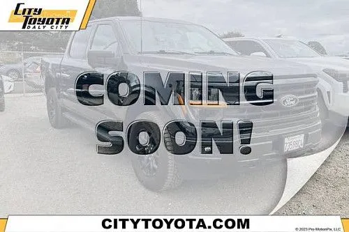 Ford F-150 XLT 2024 года