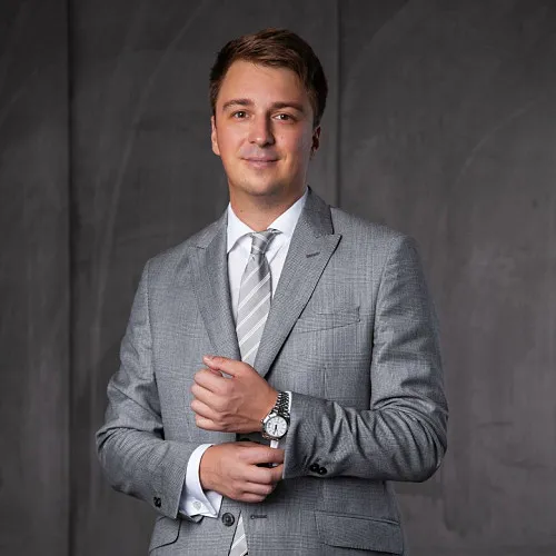 Nick Polyushkin, Broker