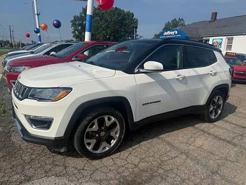 Jeep Compass Latitude 2019 года выпуска. Пробег 130 000 км. Полный привод (4x4).