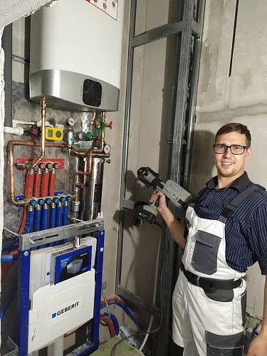 Виктор Пархомук (Plumber)