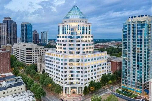Коворкинг HQ City Center – Сотрудничайте, налаживайте связи и развивайтесь!