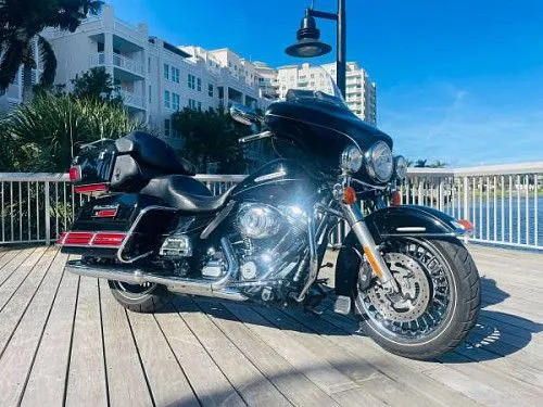 Мотоцикл Harley Davidson Electra Glide Limited 2013 года выпуска, пробег 38 км. Возможно финансирование.