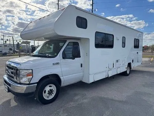 Автодом Winnebago 30 футов, специальное предложение 2021 года, с небольшими дефектами.