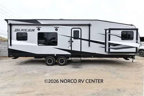 В продаже 2 кондиционера на солнечных батареях! Прицеп-фургон Genesis Blazen 2915CRXL 2025 года выпуска.