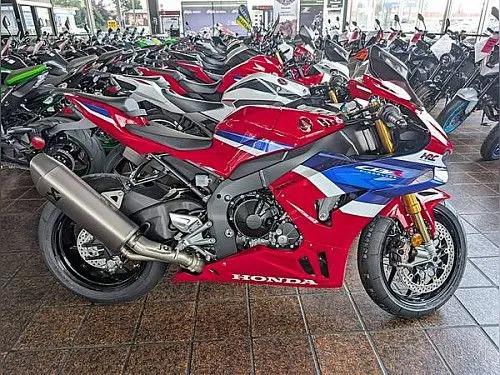 Honda CBR1000RR-R Fireblade SP 2025 года выпуска