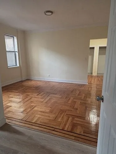 Rent in the heart of Brighton Beach Large Renovated Studio Apartment 