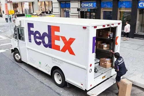 FedEx Ground в Бруклине нужны Водители Доставки СЕГОДНЯ!!!