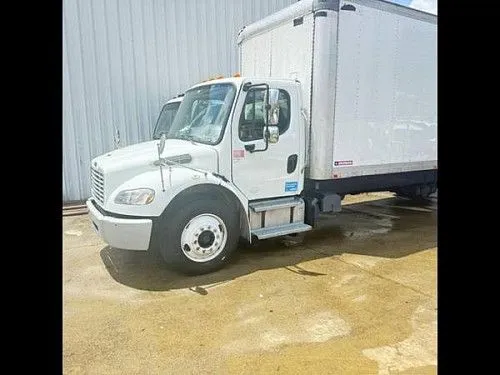Грузовик Freightliner M2 106 средней грузоподъемности 2015 года выпуска