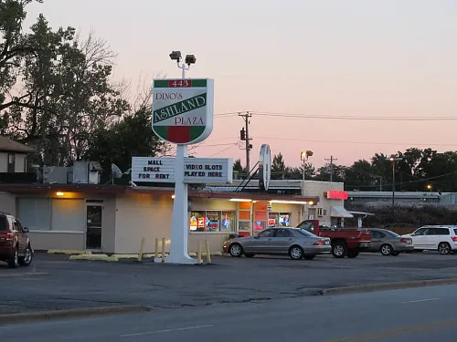 Dinos Food and Liquors