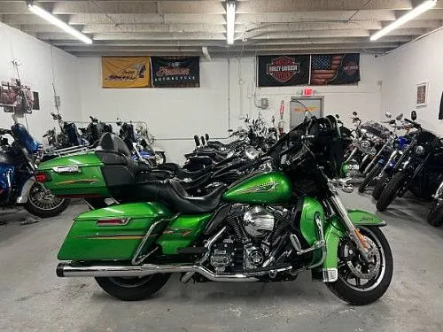 Harley Davidson Electra Glide 2015 года *РАДИОАКТИВНЫЙ ЗЕЛЕНЫЙ*
