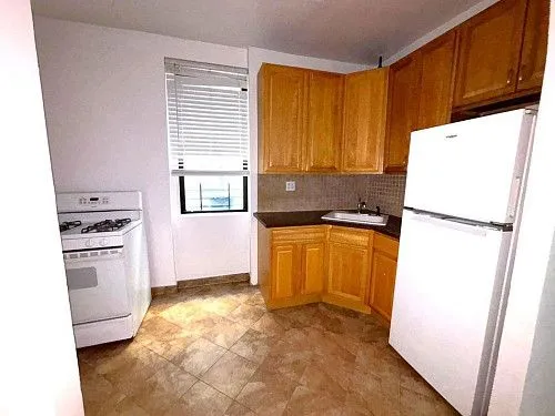 2116 35th St, APT 1G, Astoria, NY 11105