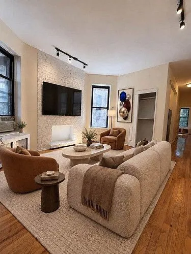 436 E 89th St, APT 4B, New York, NY 10128