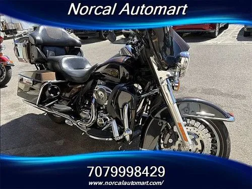 Harley-Davidson Touring Electra Glide Ultra 110 Anniversary Ed 2013 года выпуска.