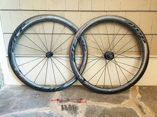 Новые карбоновые клинчерные колеса Zipp 303 Firecrest за 3000 долларов, 11 скоростей Shimano, производство США.