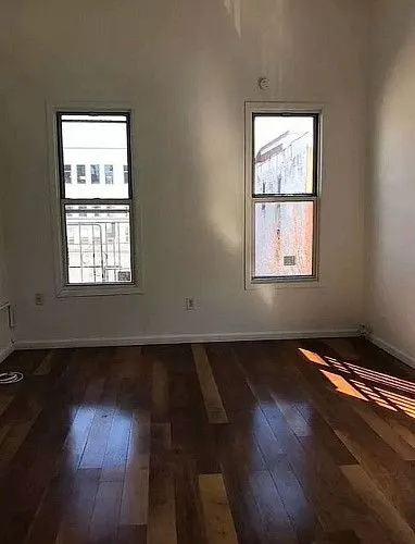 1122 47th Ave, APT 3L, Long Island City, NY 11101