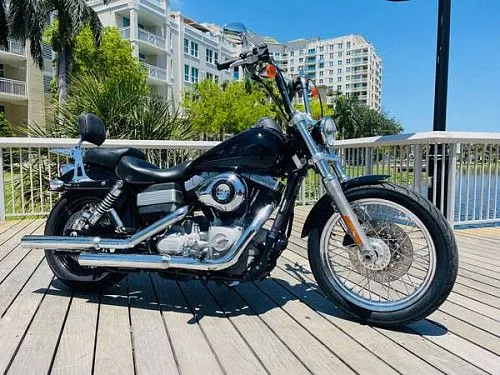 Мотоцикл Harley Davidson Street Bob 96ci 2009 года выпуска, цена 20 000 долларов США. Возможно оформление кредита.