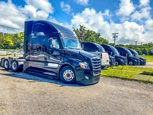 Водитель с правами категории CDL-A • До 80 центов за милю • От 2400 долларов в неделю