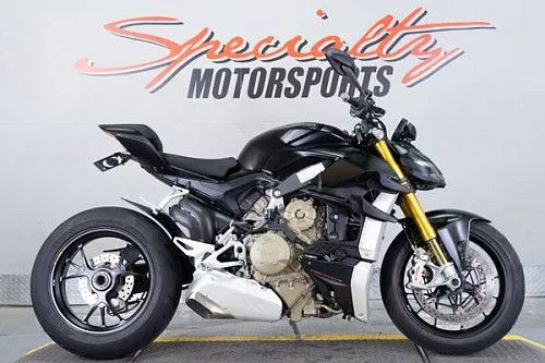 Ducati Streetfighter V4 S Naked 2022 года