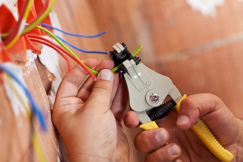 Arthur, Qualified Electrician