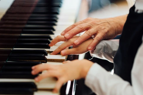 Nina Kanalosh, Piano Lessons