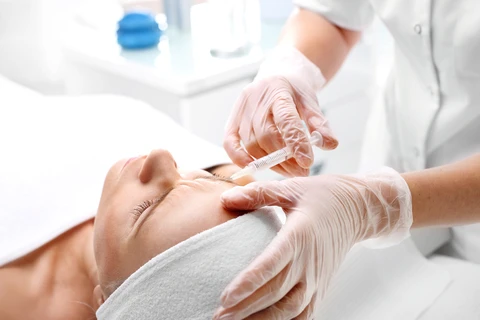 Dr. Anna, Beautician