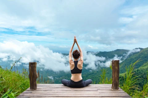 Yulia, Yoga