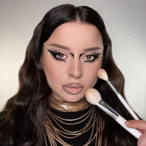 Katsiaryna, Makeup Artist
