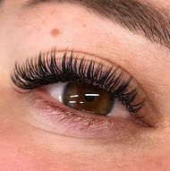 Anna, Lash Extension Artist