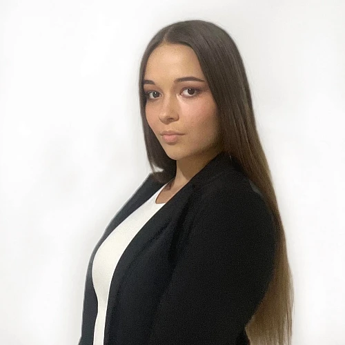 Юлия Кнурова