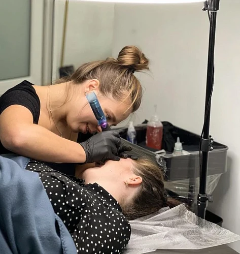Ira, Permanent Makeup