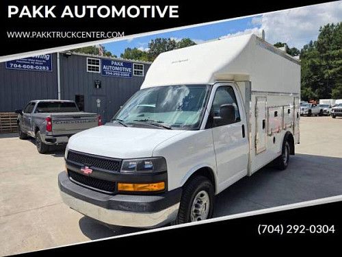 Chevrolet Express 3500 Rockport 2021 года выпуска, закрытый сервисный кузов KUV.