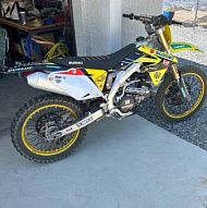 Продается мотоцикл Suzuki RMZ 450 в отличном состоянии.