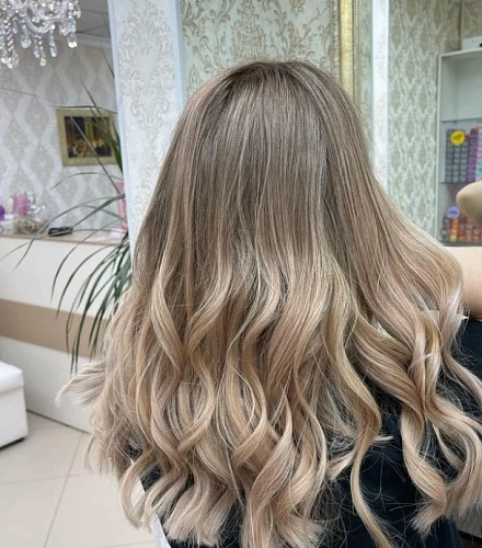 Nare, Hairstylist