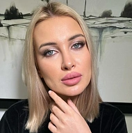 Елизавета, Визажист