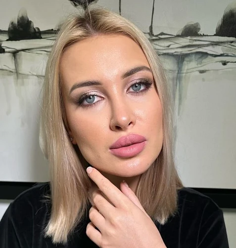Елизавета, Визажист